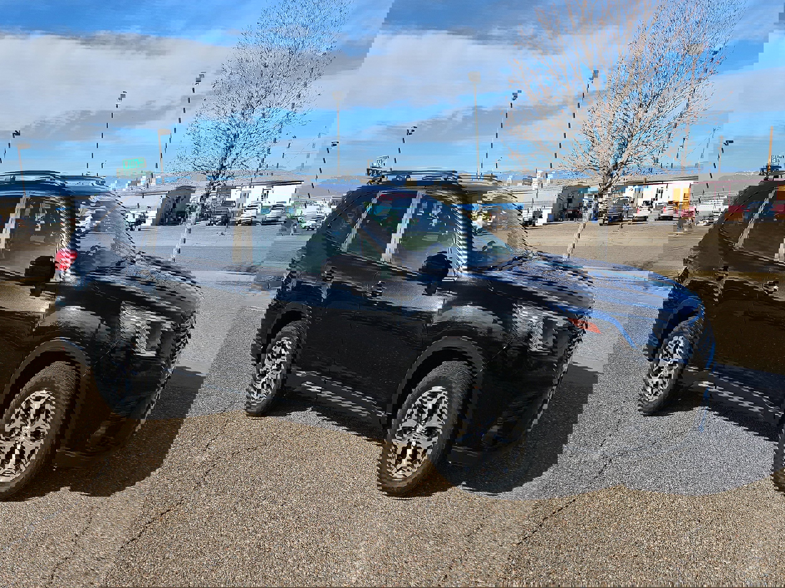 Used 2022 Subaru Forester Premium AWD/4WD image 2