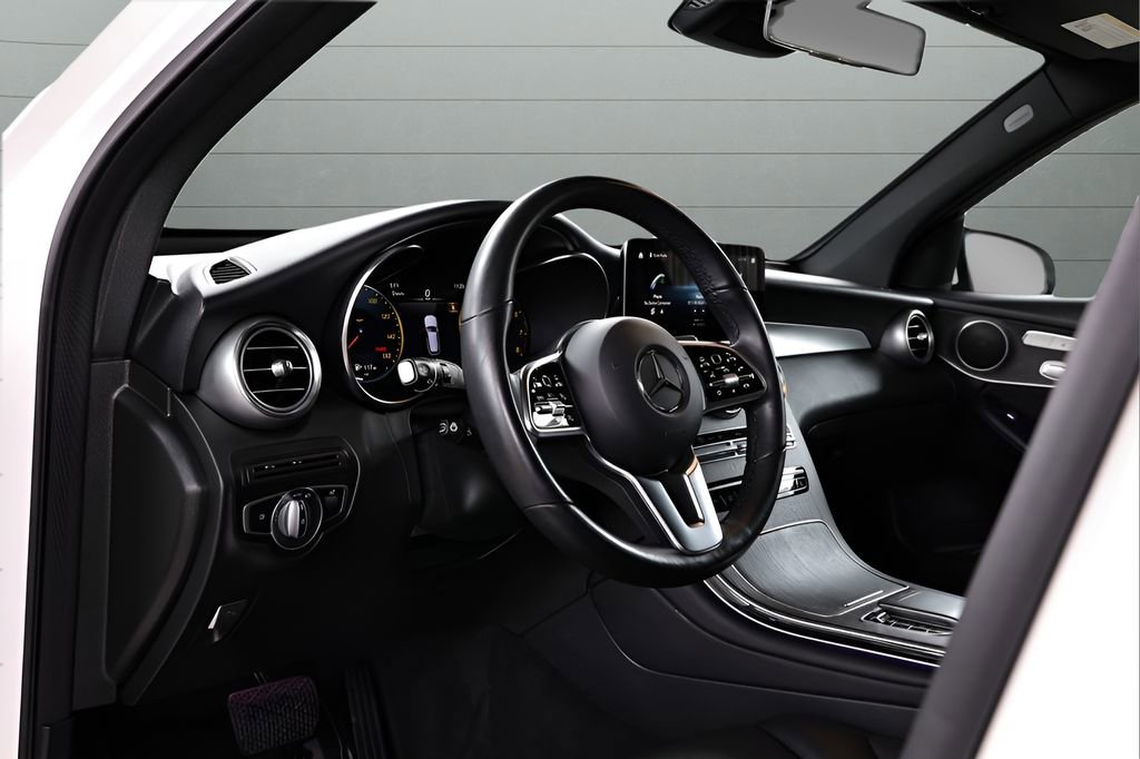 Used 2022 Mercedes-Benz GLC 300 4MATIC image 42