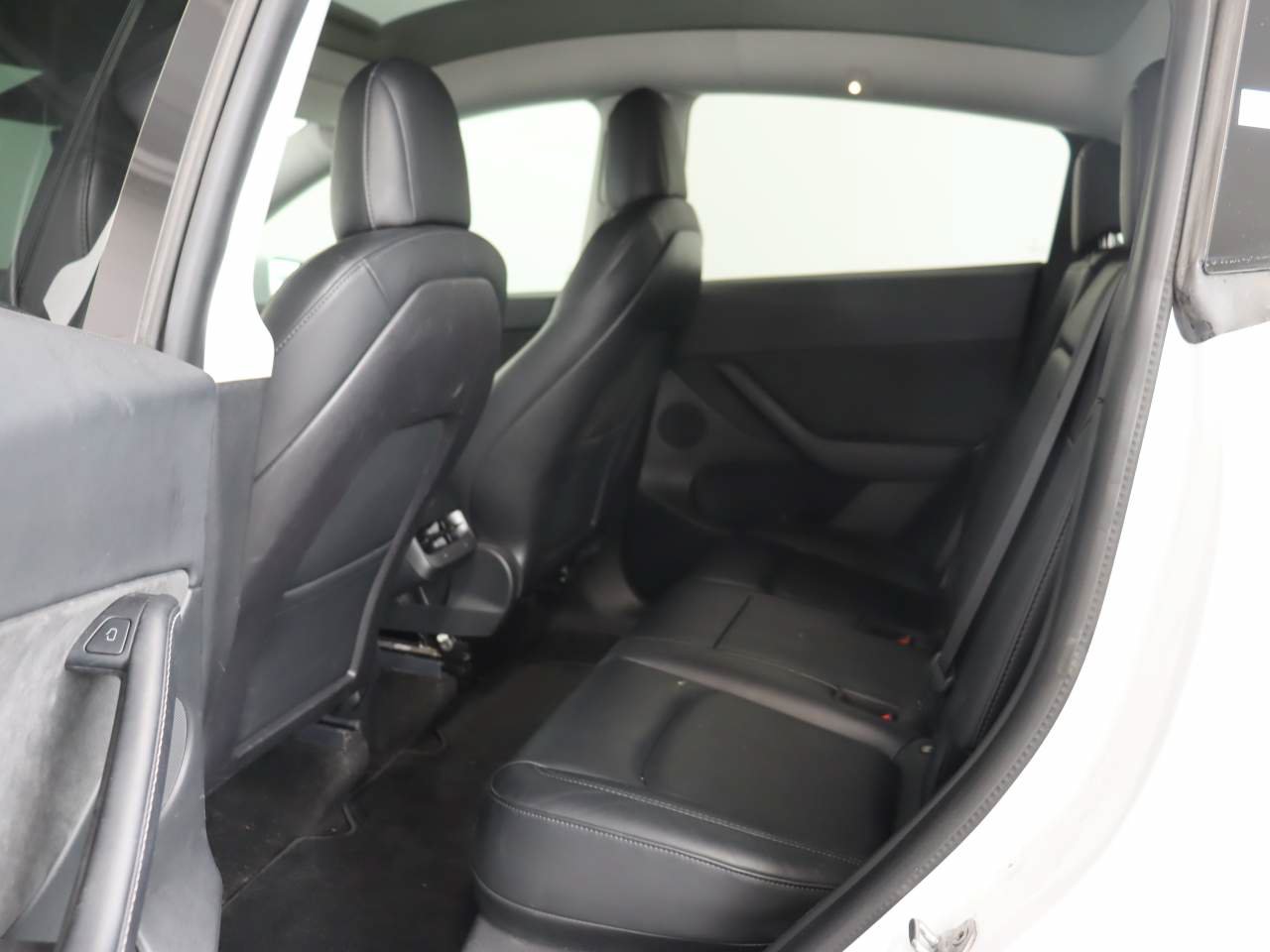 Used 2021 Tesla Model Y Long Range AWD/4WD image 15
