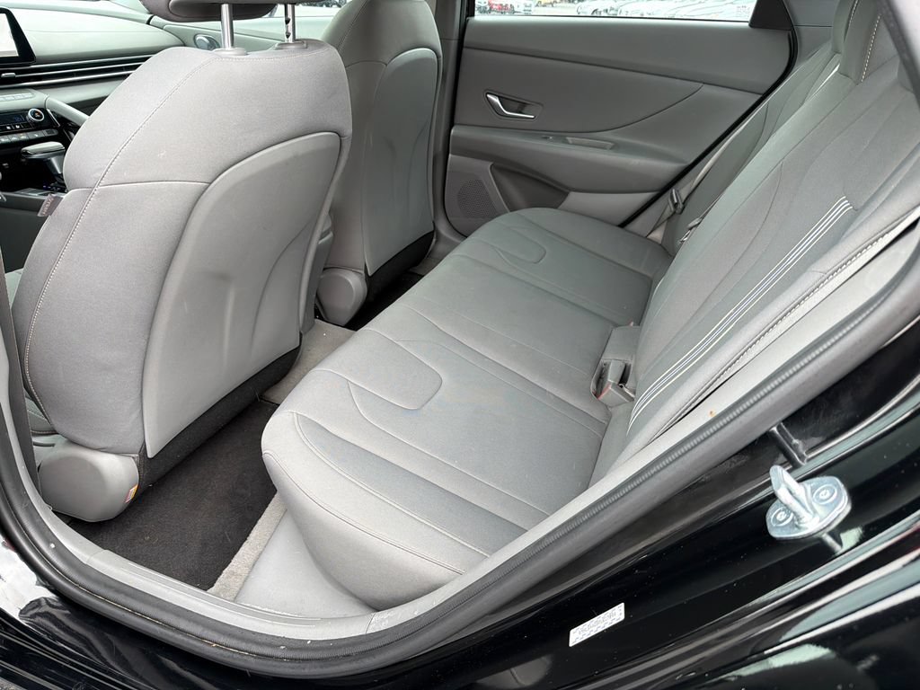 Used 2023 Hyundai Elantra SEL w/ Convenience Package FWD image 19