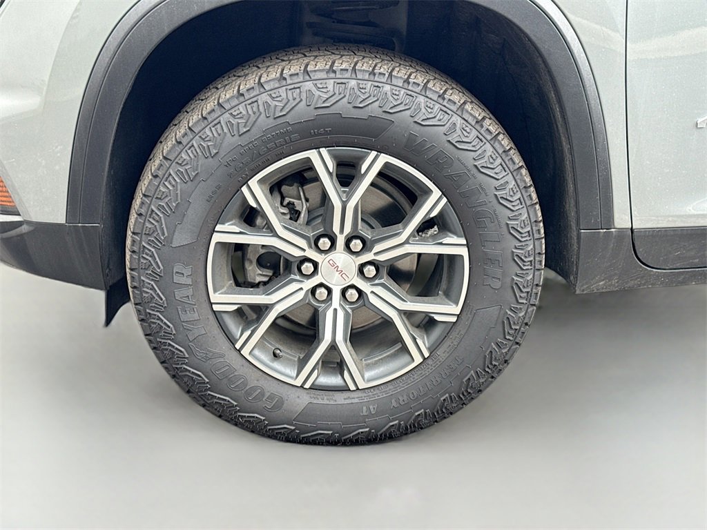 Used 2024 GMC Acadia AT4 w/ Luxury Package image 33