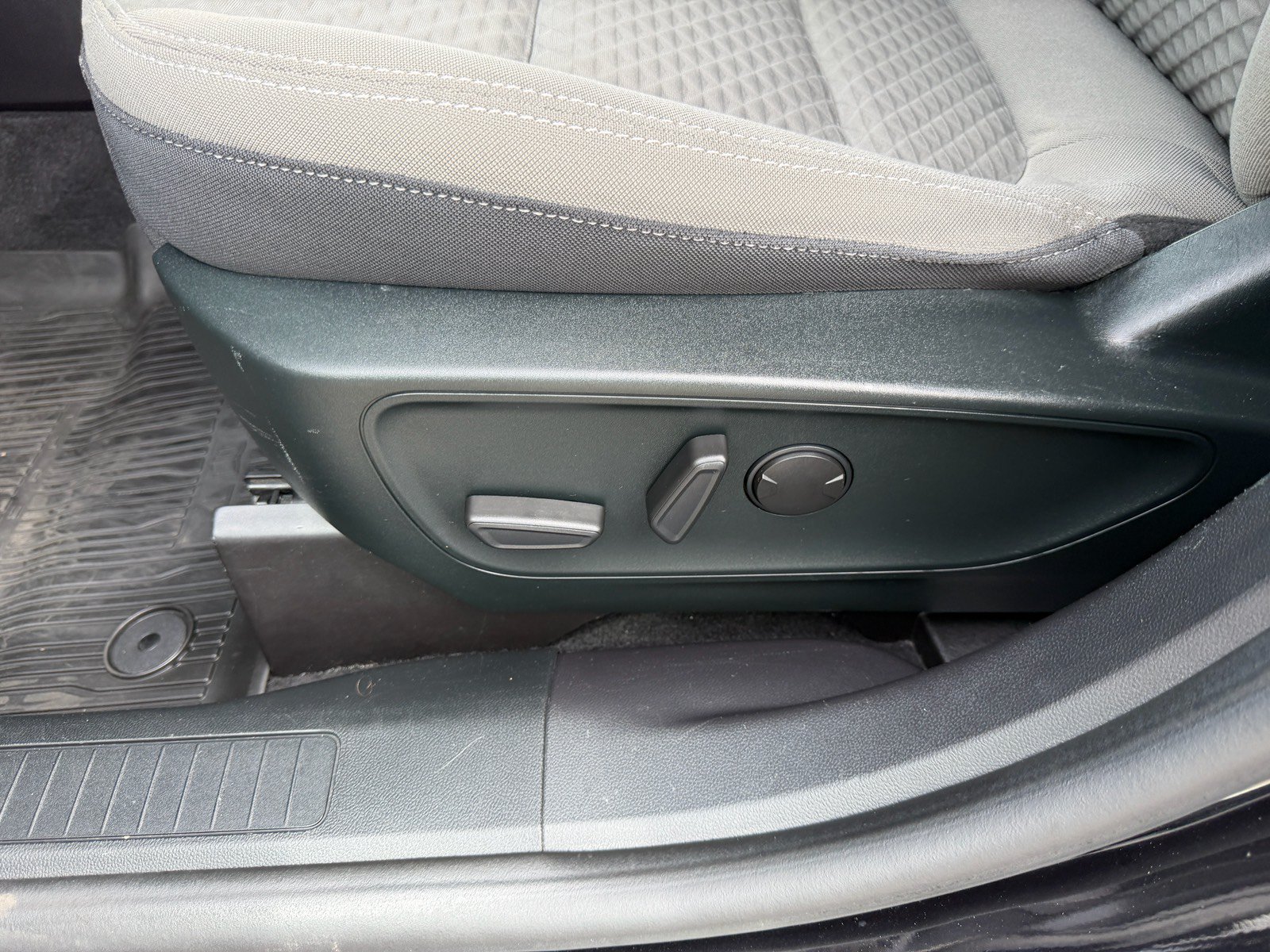 Used 2022 Ford Escape SE FWD image 20