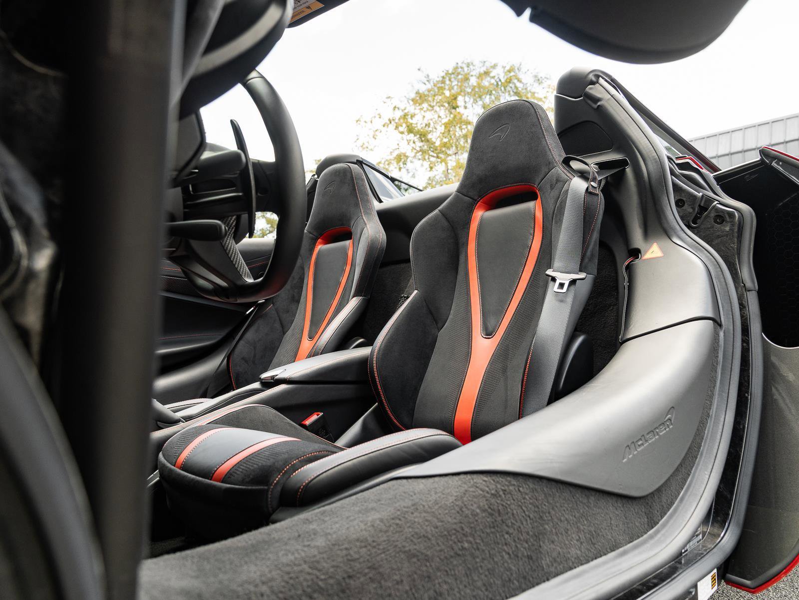 Used 2020 McLaren 720S Performance RWD image 4