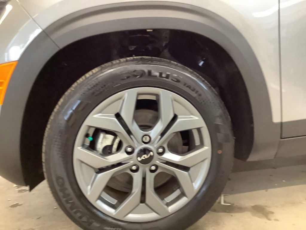 Certified 2025 Kia Seltos LX AWD/4WD image 23