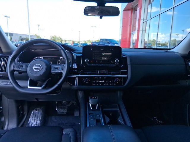 Certified 2025 Nissan Pathfinder SV FWD image 16