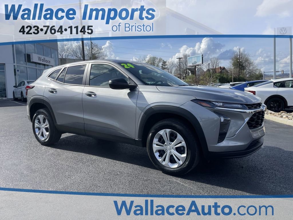 Used 2024 Chevrolet Trax LS w/ Driver Confidence Package