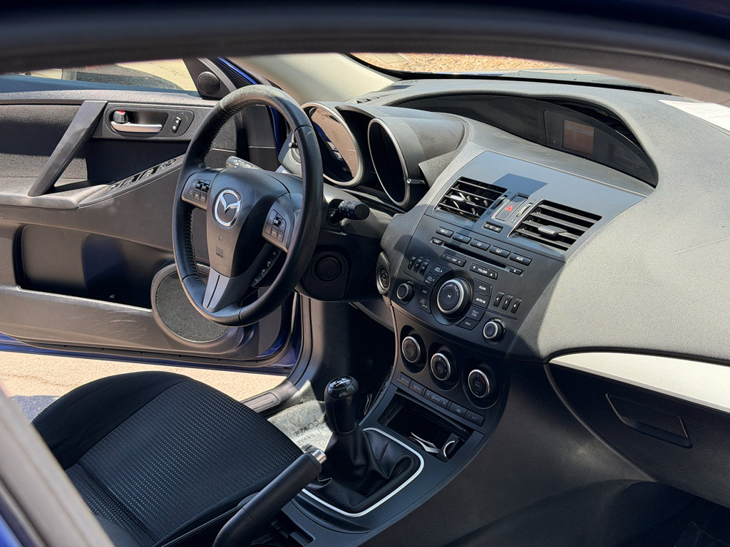Used 2013 MAZDA MAZDA3 i Touring FWD image 29