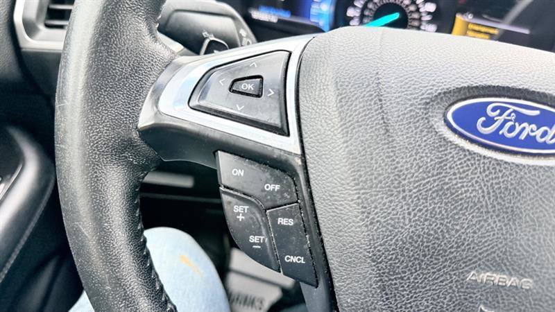 Used 2016 Ford Edge SEL w/ Equipment Group 201A AWD/4WD image 16