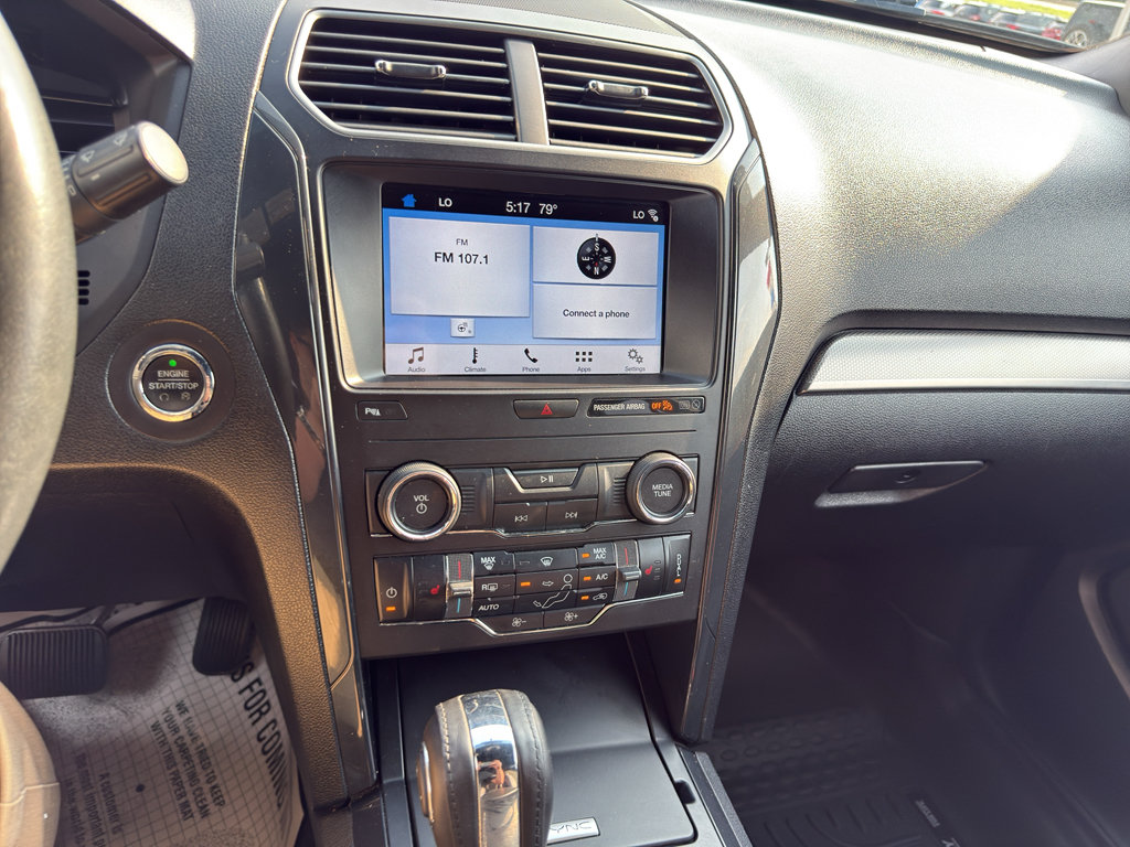 Used 2018 Ford Explorer XLT w/ Equipment Group 202A FWD image 19
