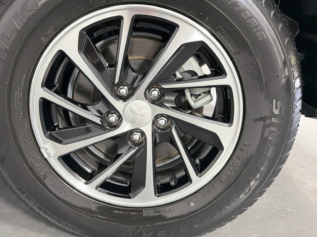 Used 2023 Mitsubishi Eclipse Cross ES AWD/4WD image 34