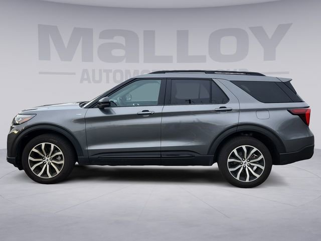 Certified 2025 Ford Explorer ST-Line image 2