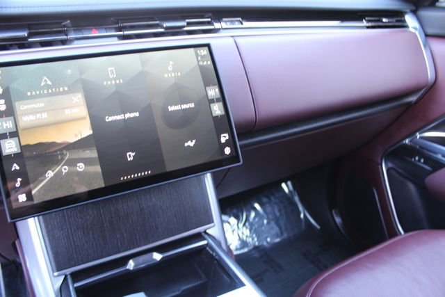 Used 2024 Land Rover Range Rover SE image 15