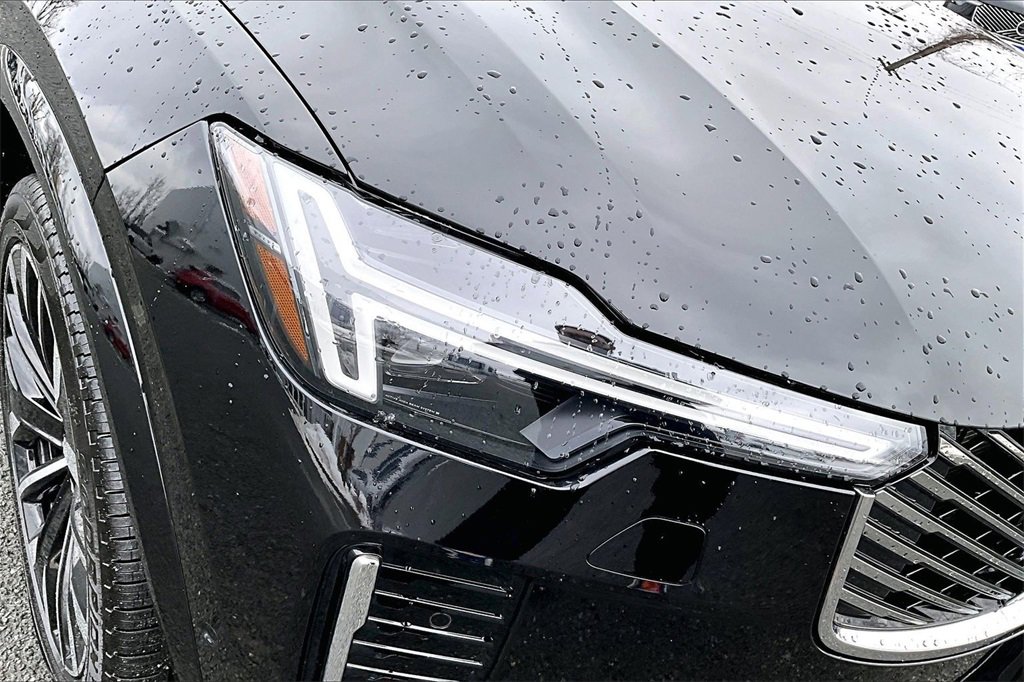 Certified 2026 Volvo XC90 B6 Plus w/ Protection Package Premier image 33