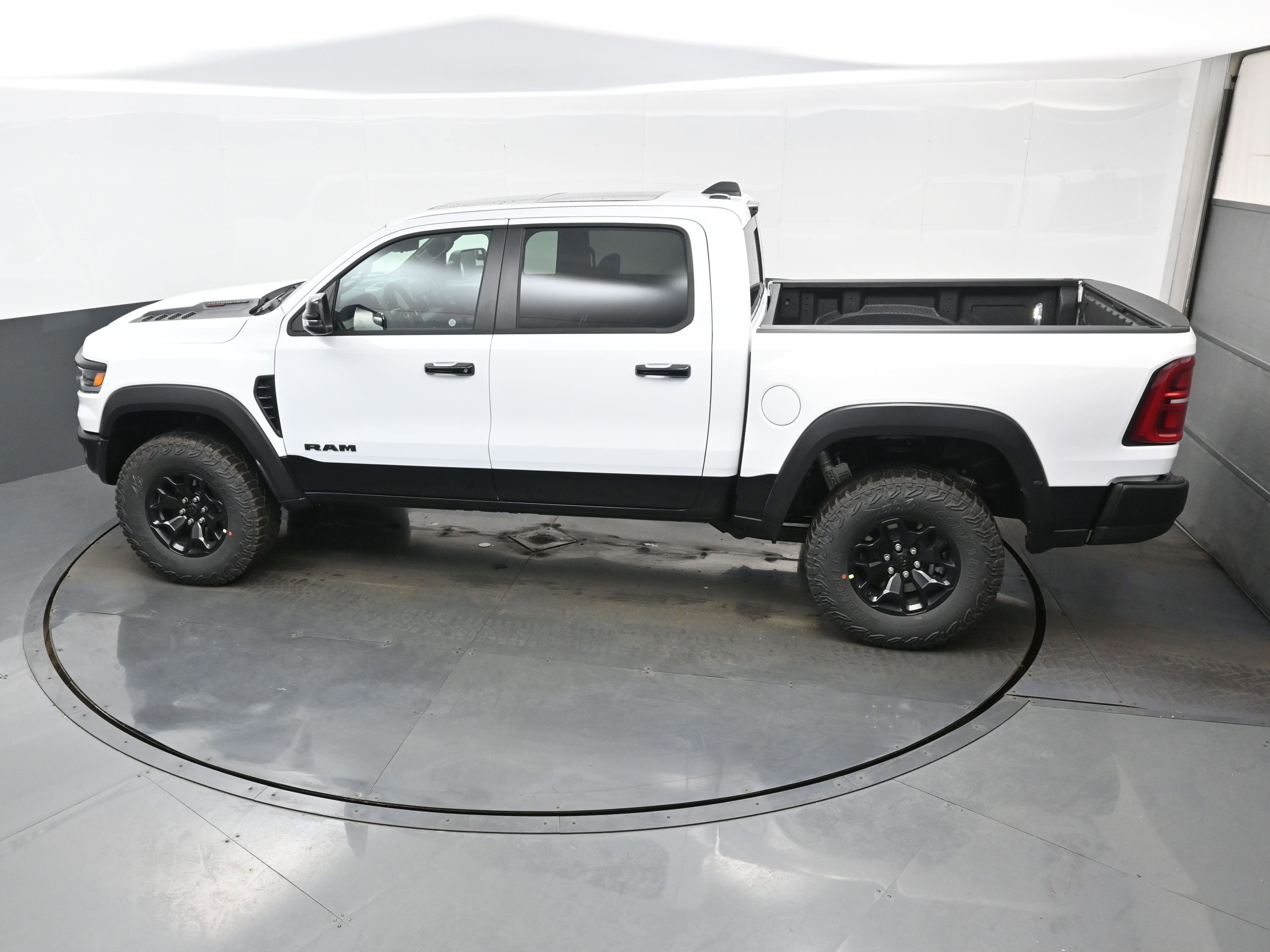 New 2026 RAM 1500 RHO image 19