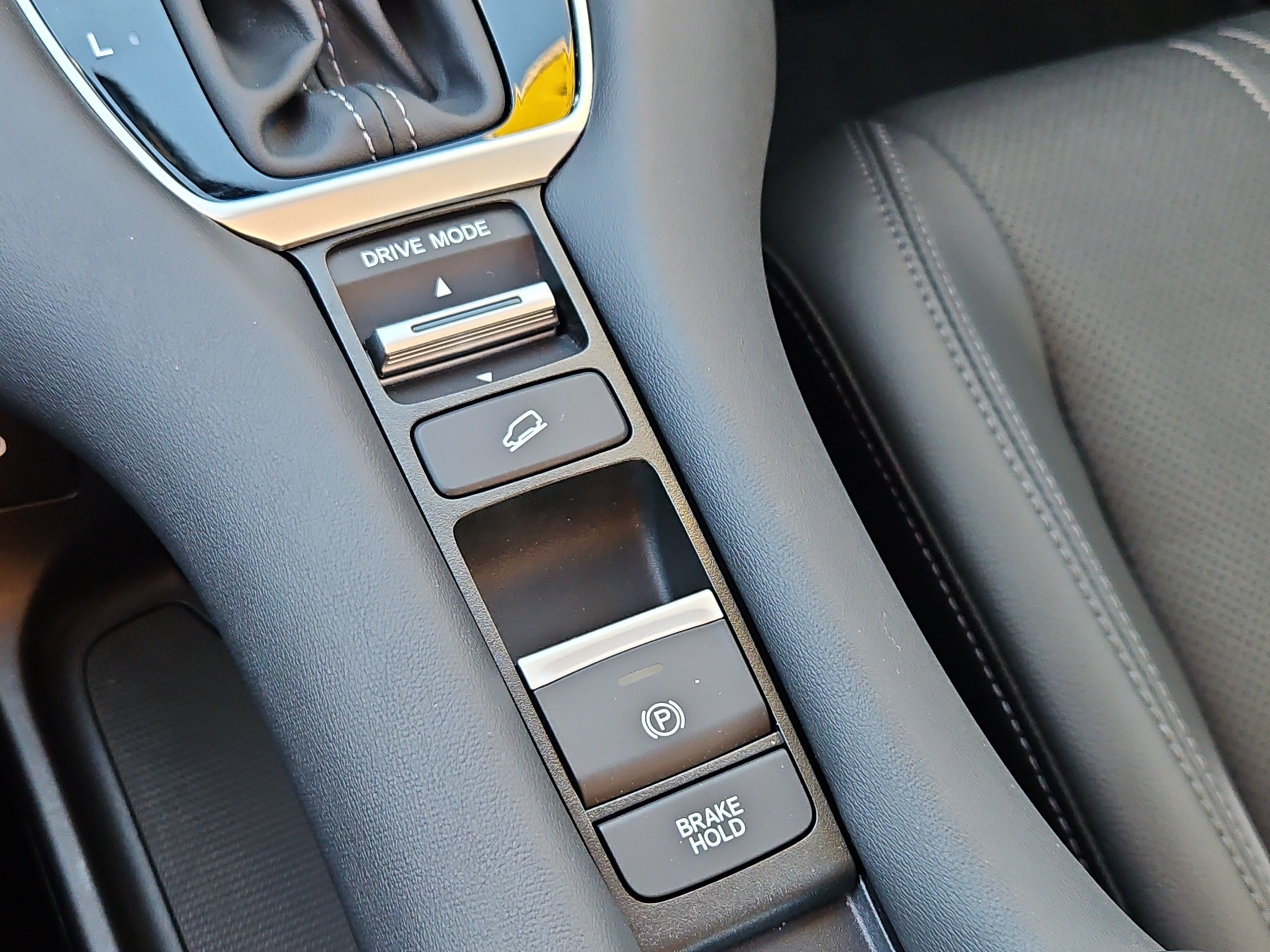 Certified 2024 Honda HR-V EX-L image 10