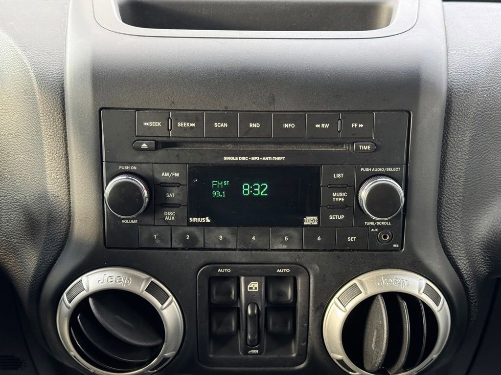 Used 2018 Jeep Wrangler Unlimited Sahara image 41