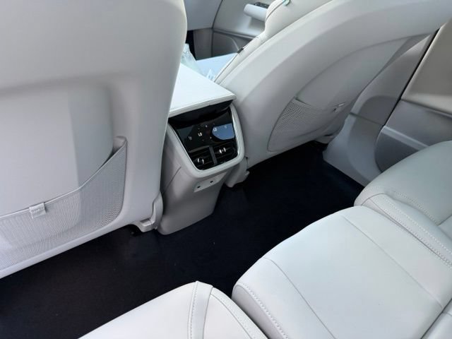 New 2026 Volvo EX90 Plus AWD/4WD image 8