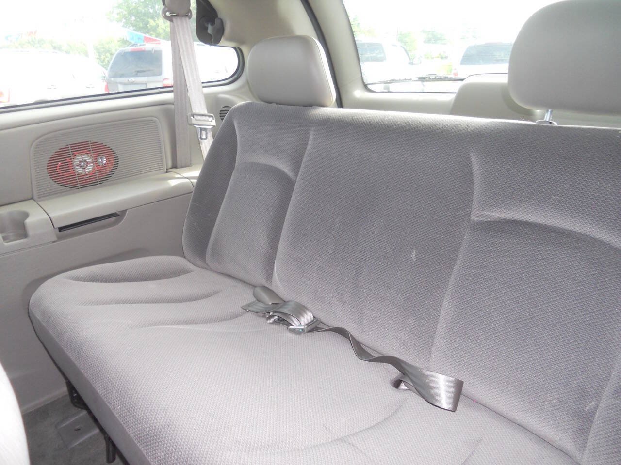 Used 2003 Dodge Grand Caravan SE FWD image 30