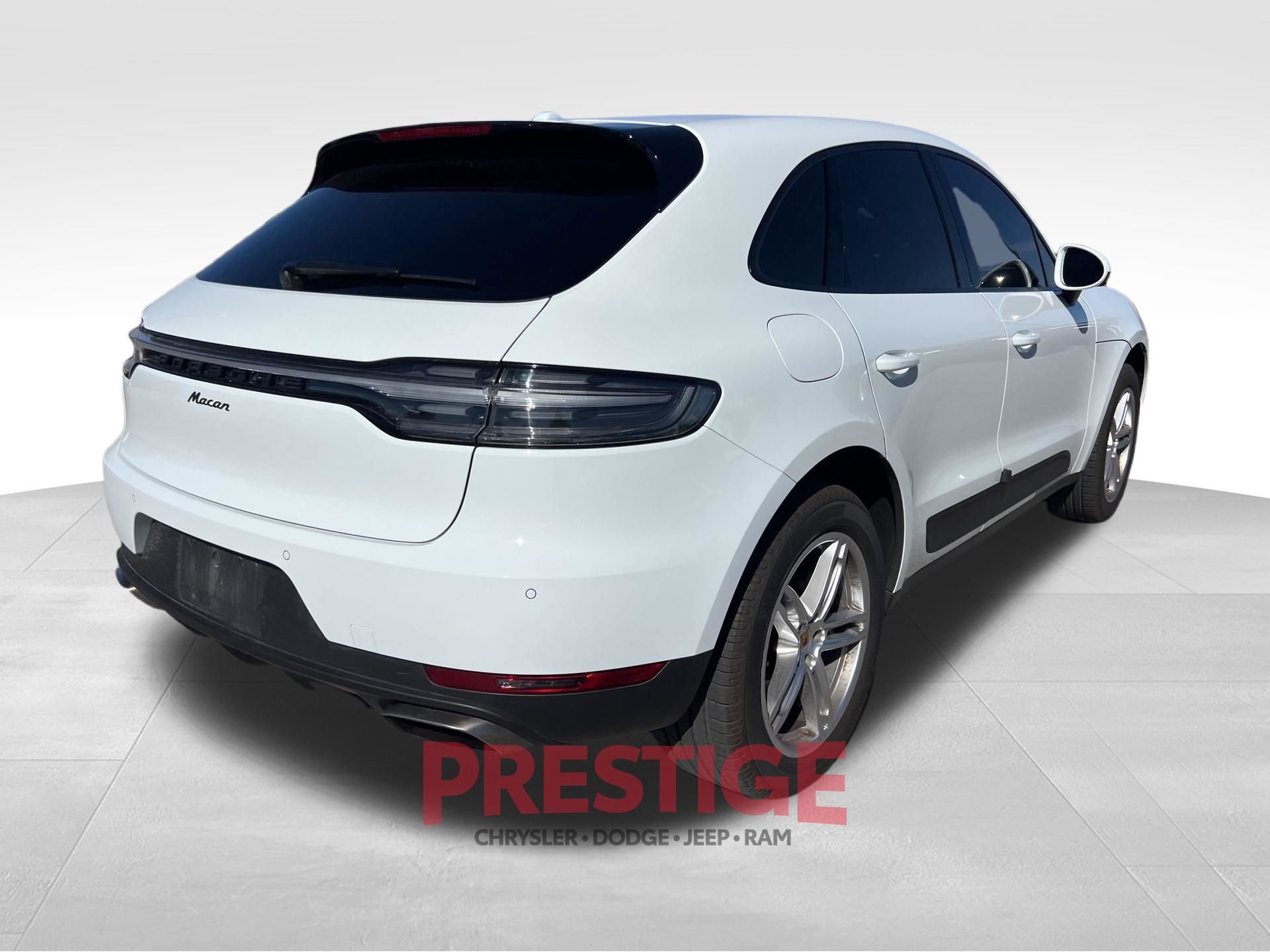 Used 2021 Porsche Macan w/ Premium Package Plus AWD/4WD image 7