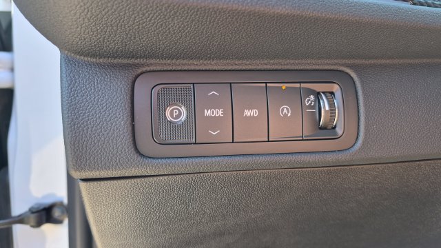 New 2027 Chevrolet Traverse Z71 w/ Enhanced Driving Package AWD/4WD image 14