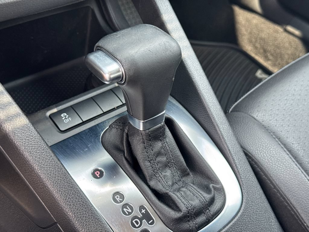 Used 2010 Volkswagen Jetta Limited Edition FWD image 27