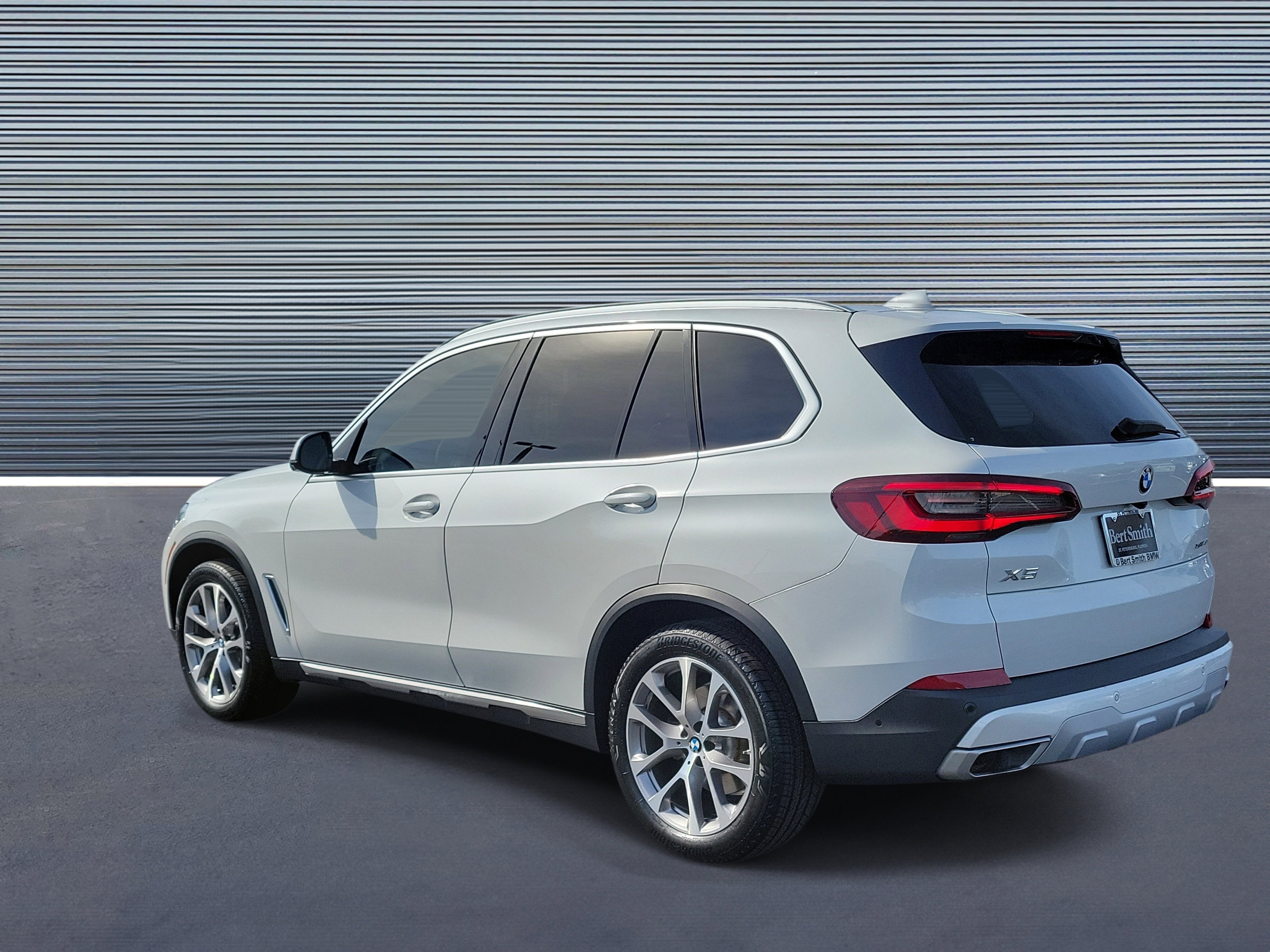 Used 2022 BMW X5 xDrive40i w/ Luxury Seating Package AWD/4WD image 4