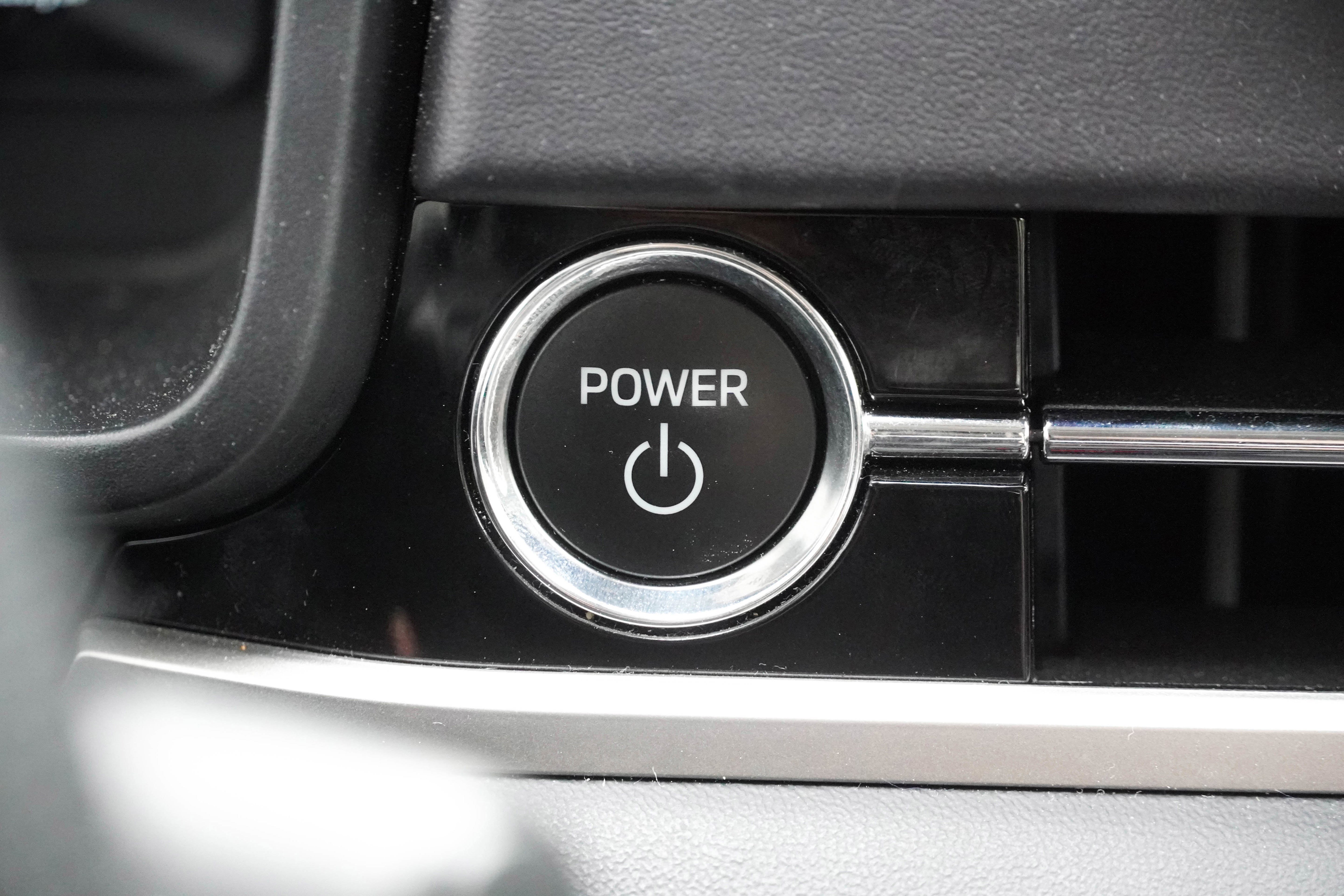 Used 2024 Mitsubishi Outlander 4WD Plug-In Hybrid image 19