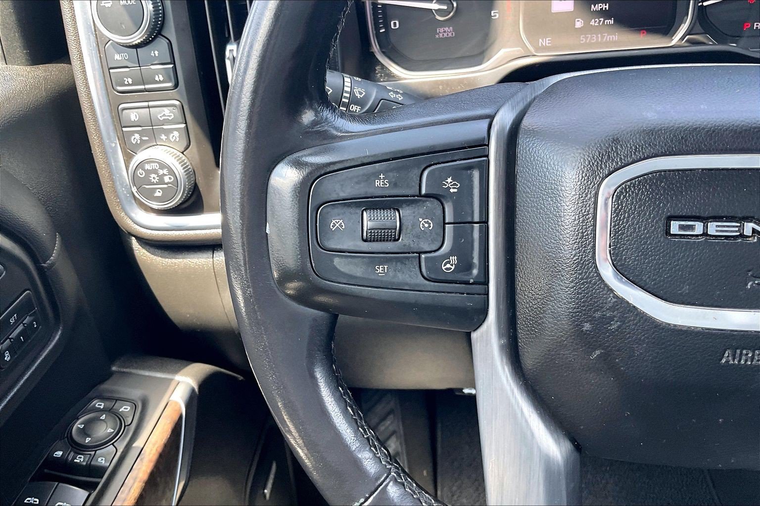 Used 2021 GMC Sierra 3500 Denali w/ Denali Ultimate Package AWD/4WD image 17