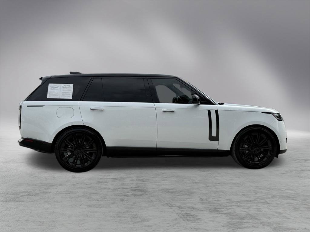 Used 2026 Land Rover Range Rover Long Wheelbase SE AWD/4WD image 4