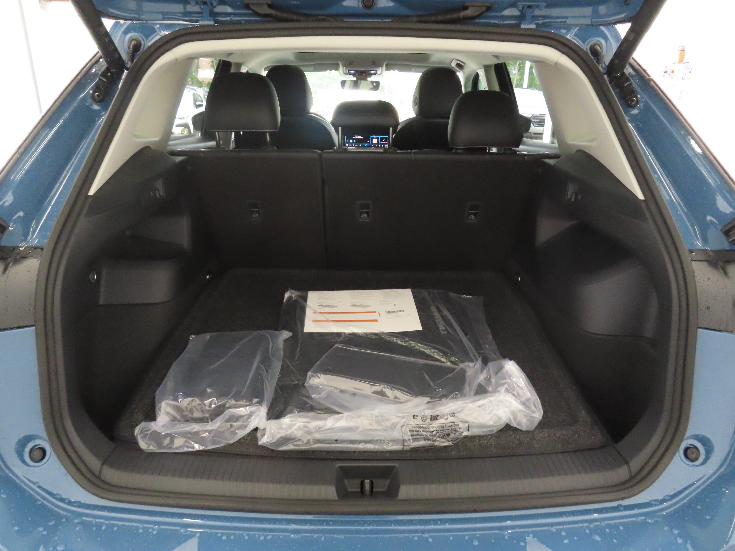 New 2026 Volkswagen Tiguan SE FWD image 22