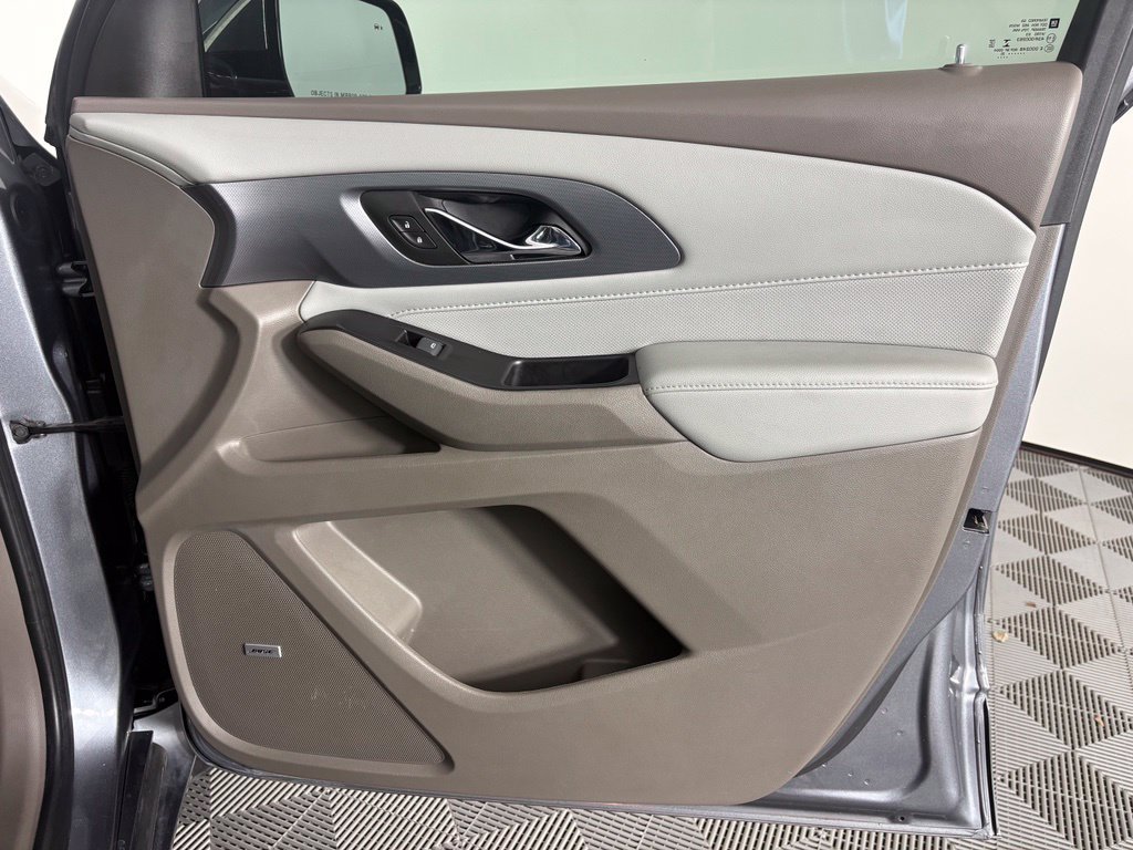 Used 2020 Chevrolet Traverse Premier AWD/4WD image 43