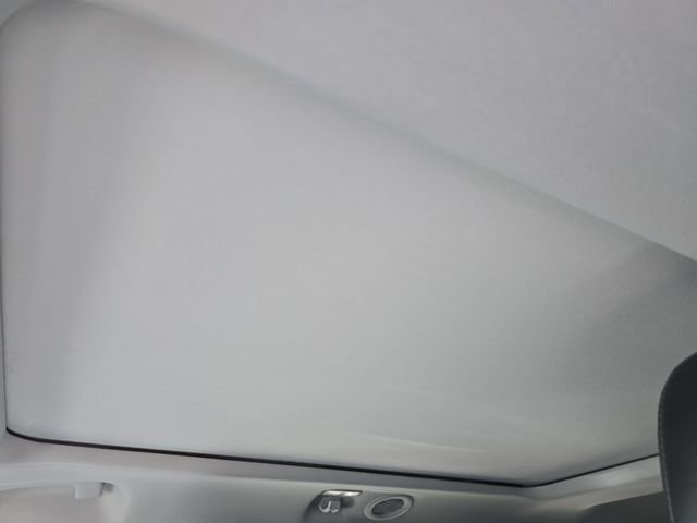 Used 2022 Ford Explorer XLT w/ Equipment Group 202A image 27