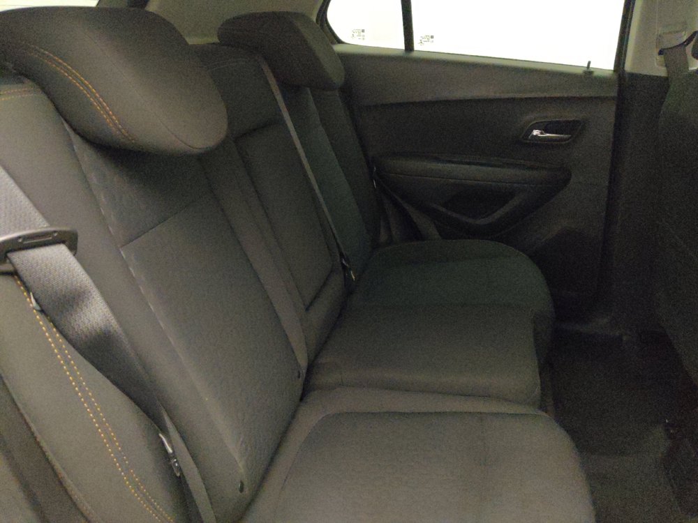 Used 2020 Chevrolet Trax LS FWD image 19