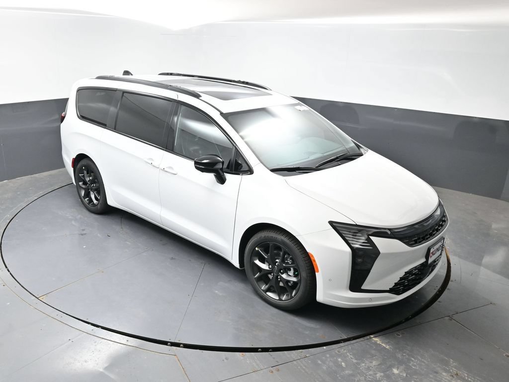 New 2027 Chrysler Pacifica Limited FWD image 35