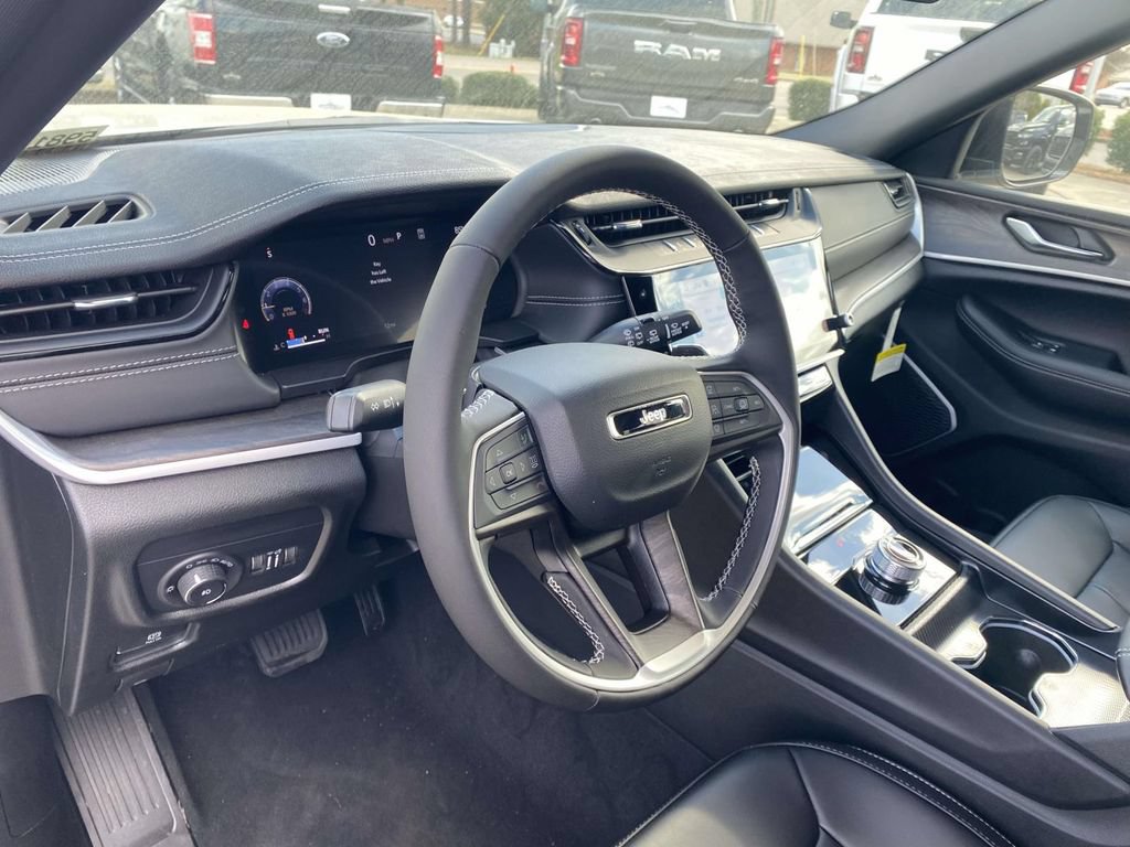 New 2026 Jeep Grand Cherokee L Limited w/ Limited Altitude Package RWD image 15