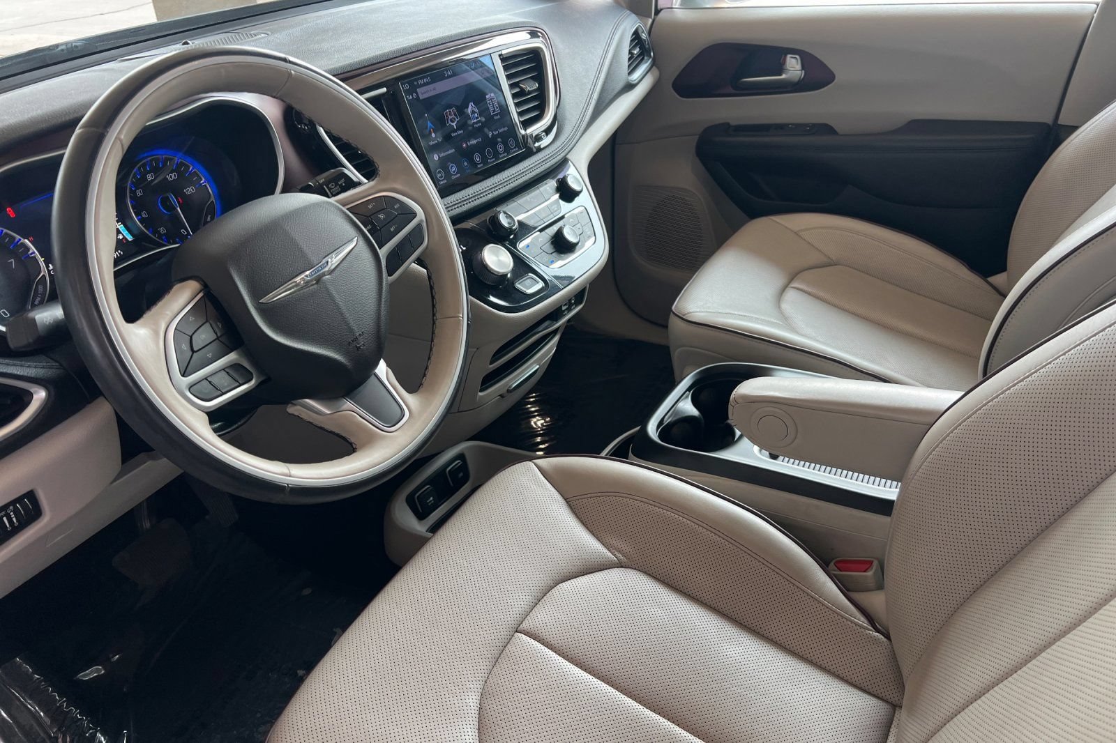 Used 2020 Chrysler Pacifica Limited FWD image 10