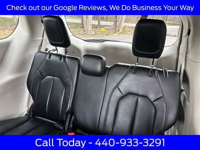 Used 2023 Chrysler Pacifica Touring-L FWD image 32