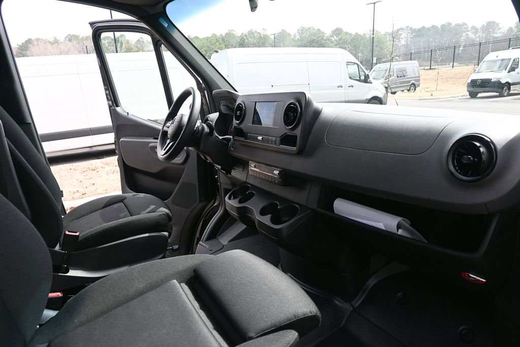 Used 2023 Mercedes-Benz Sprinter 2500 image 19