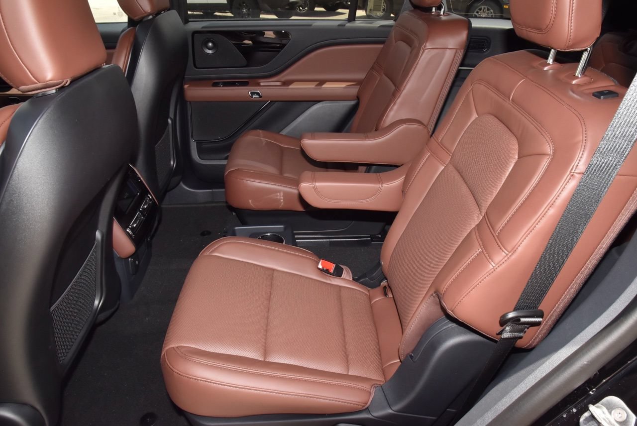 New 2026 Lincoln Aviator Reserve w/ Illumination Package AWD/4WD image 14