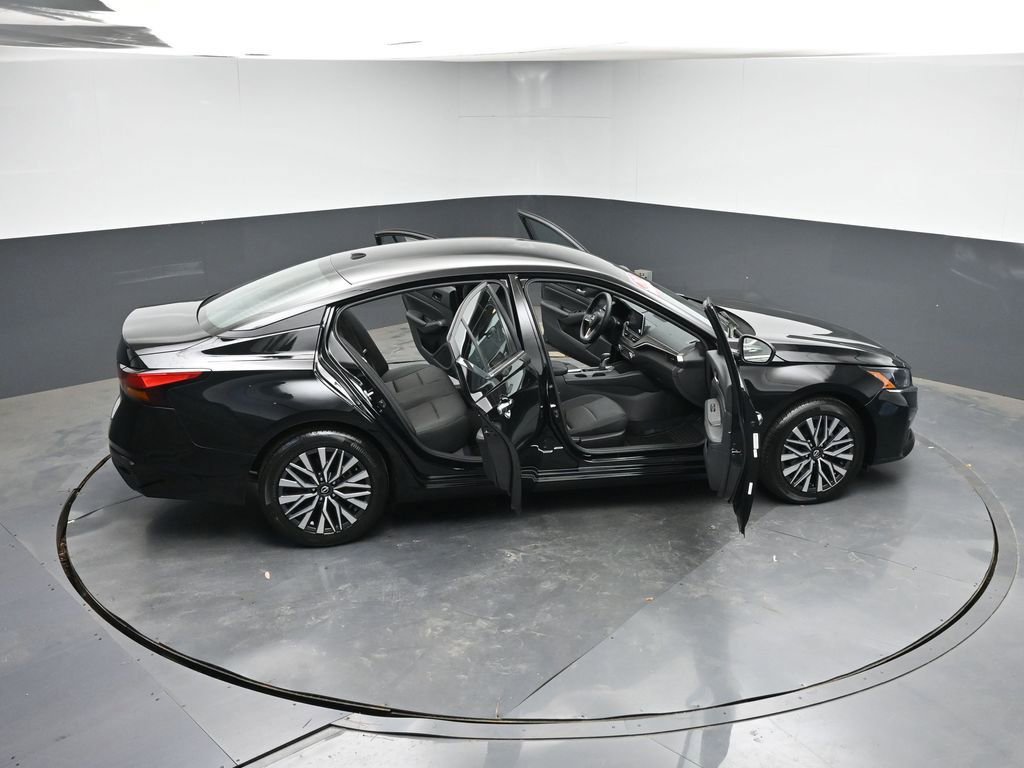 Used 2025 Nissan Altima 2.5 SV image 41