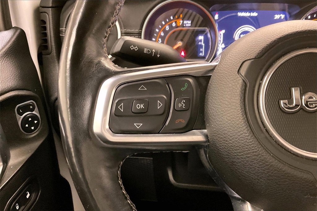 Used 2018 Jeep Wrangler Unlimited Sahara image 16