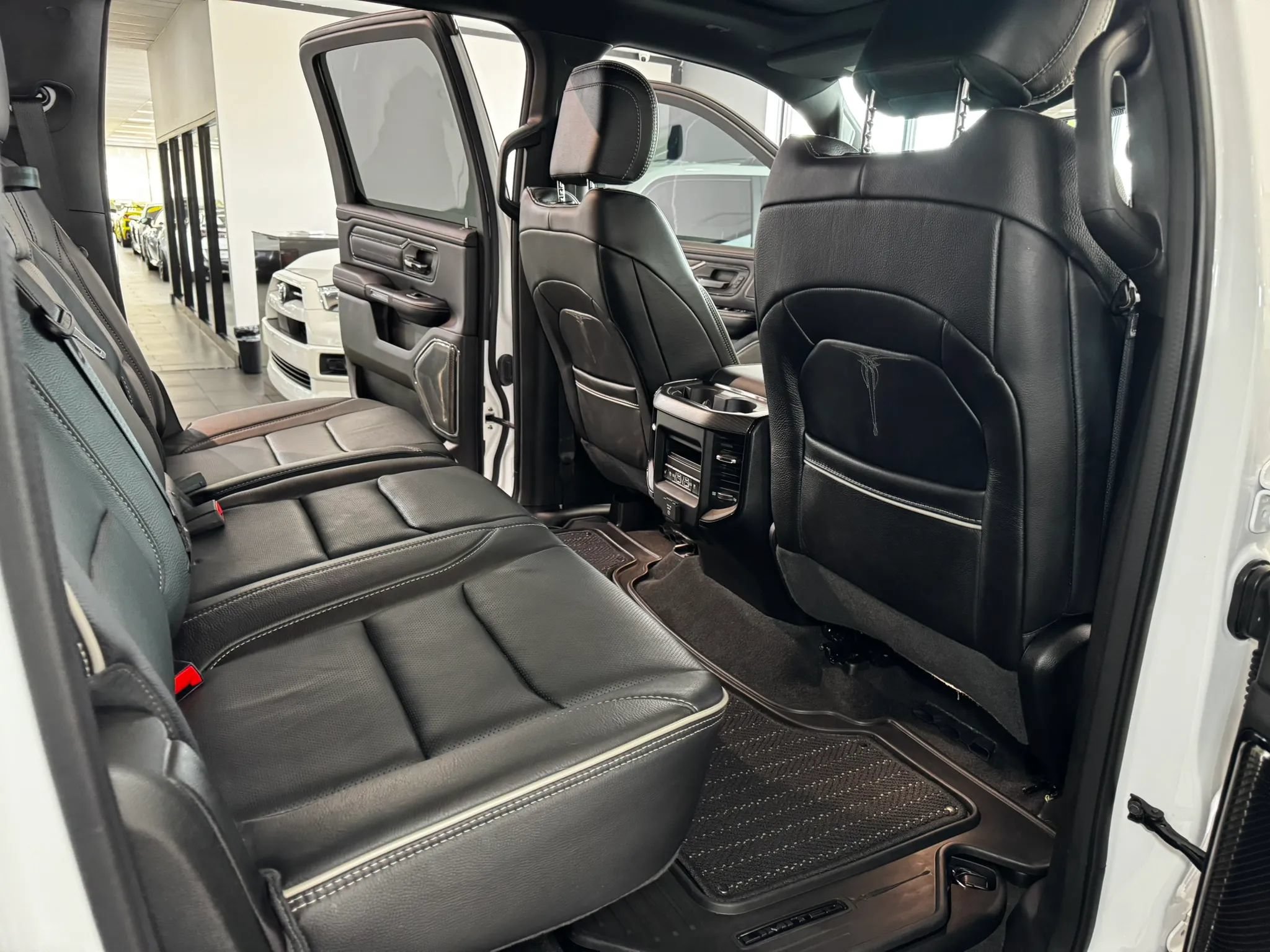 Used 2023 RAM 1500 Limited AWD/4WD image 16