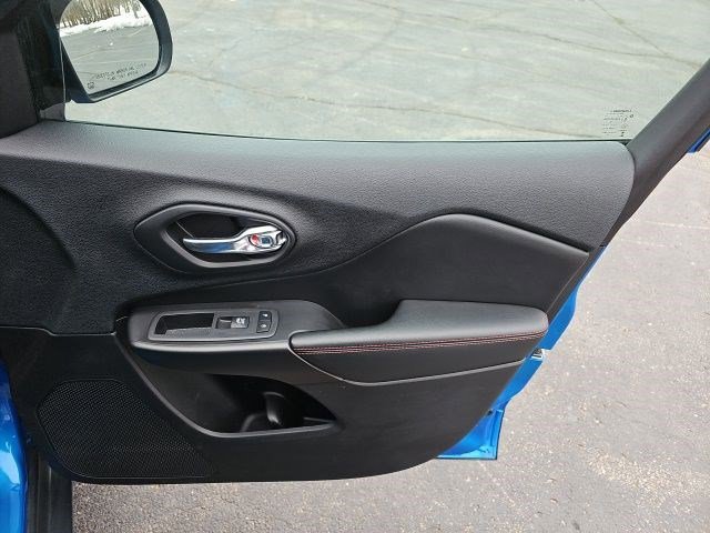 Used 2020 Jeep Cherokee Trailhawk w/ Comfort/Convenience Group image 16