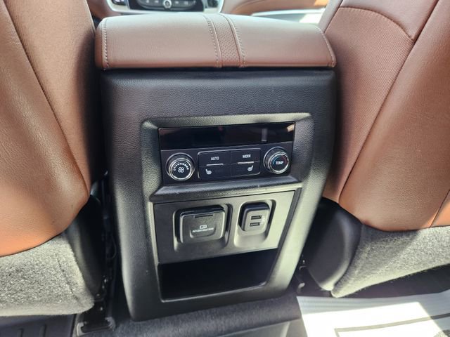 Used 2018 Chevrolet Traverse High Country AWD/4WD image 9
