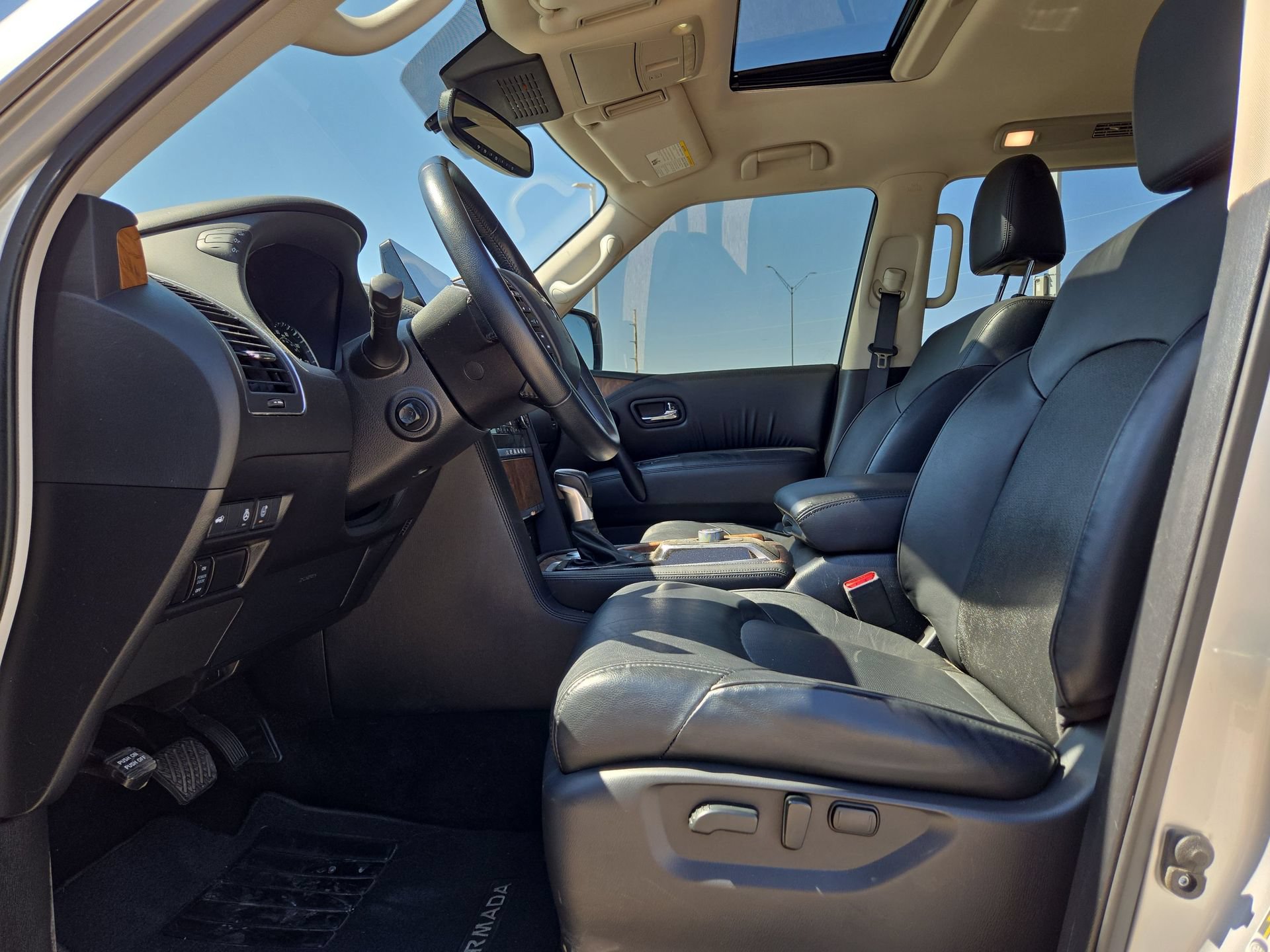 Used 2024 Nissan Armada SL w/ Captain's Chairs Package RWD image 16