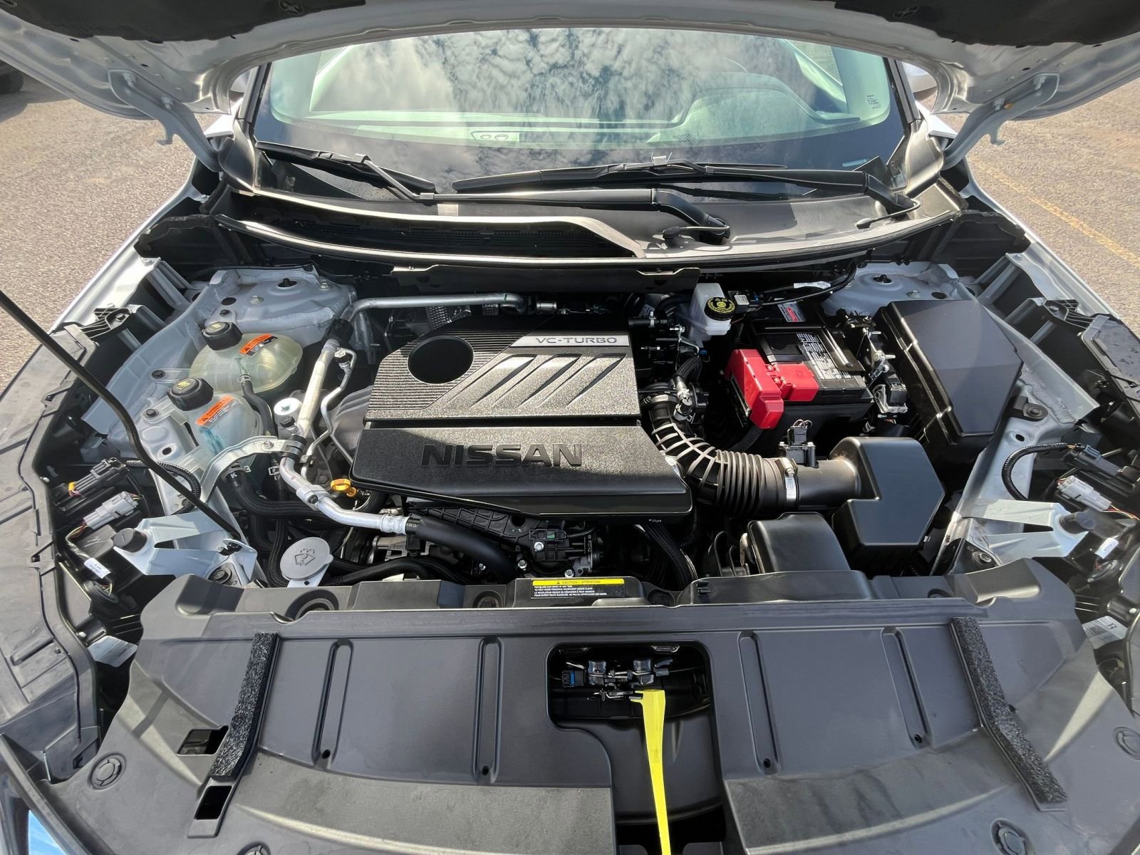 Used 2025 Nissan Rogue SV image 34