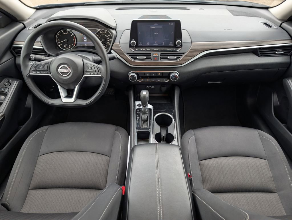 Used 2024 Nissan Altima 2.5 SV image 9