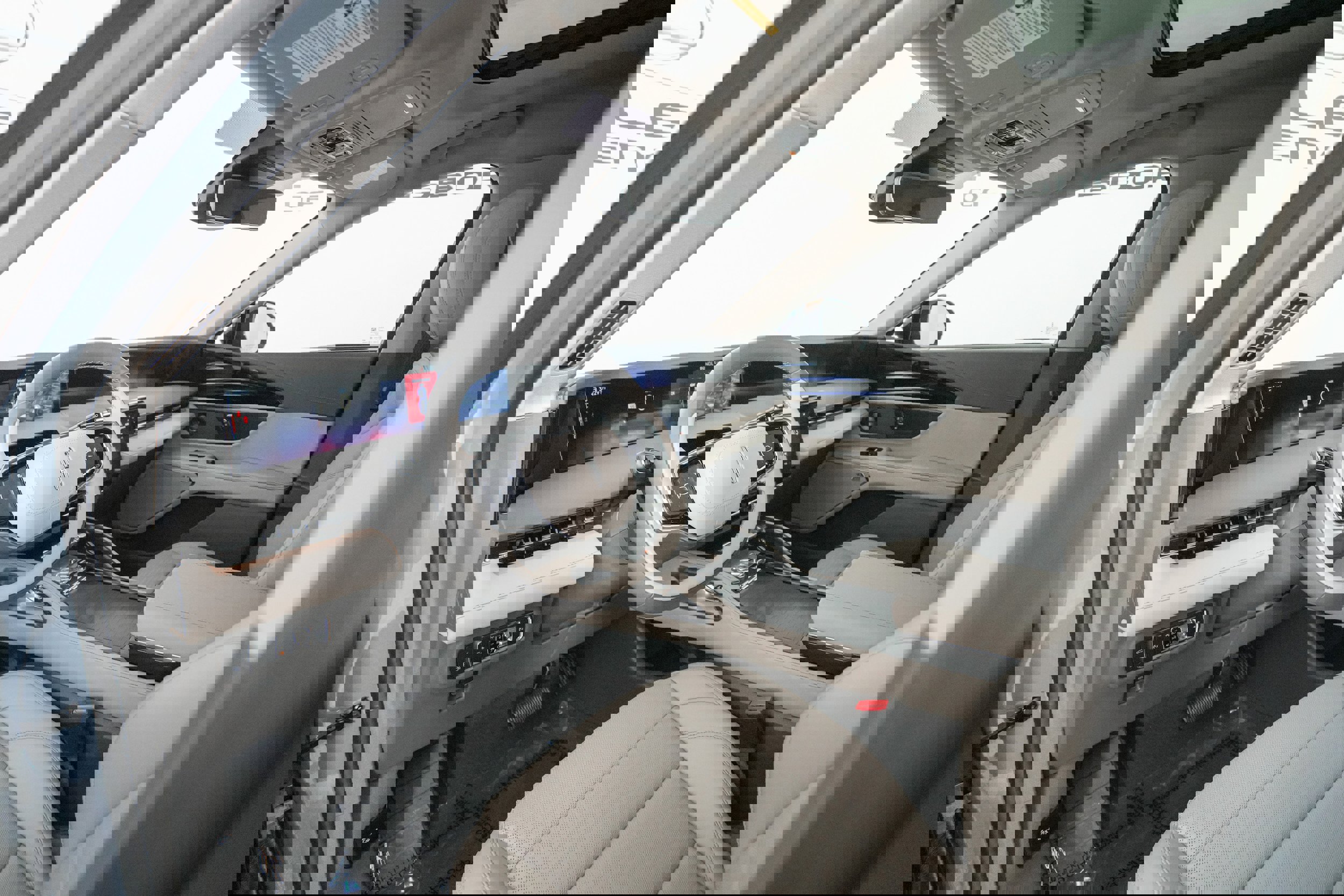 Used 2025 Lincoln Nautilus Reserve image 10