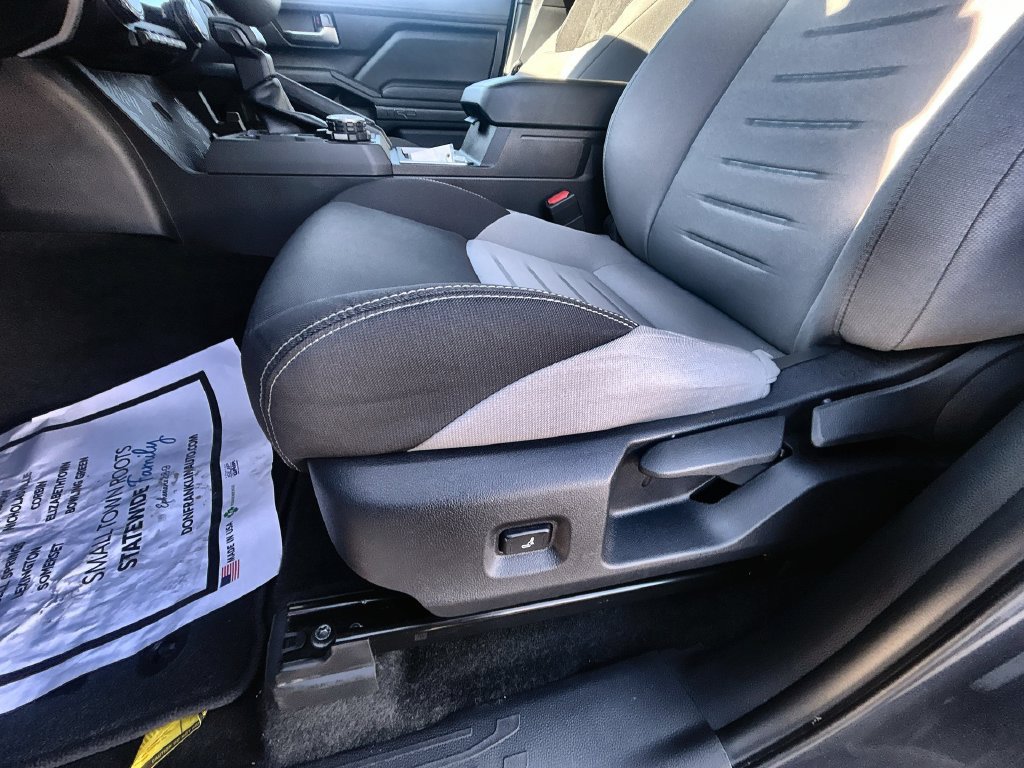 Used 2025 Toyota Tacoma TRD Sport AWD/4WD image 18