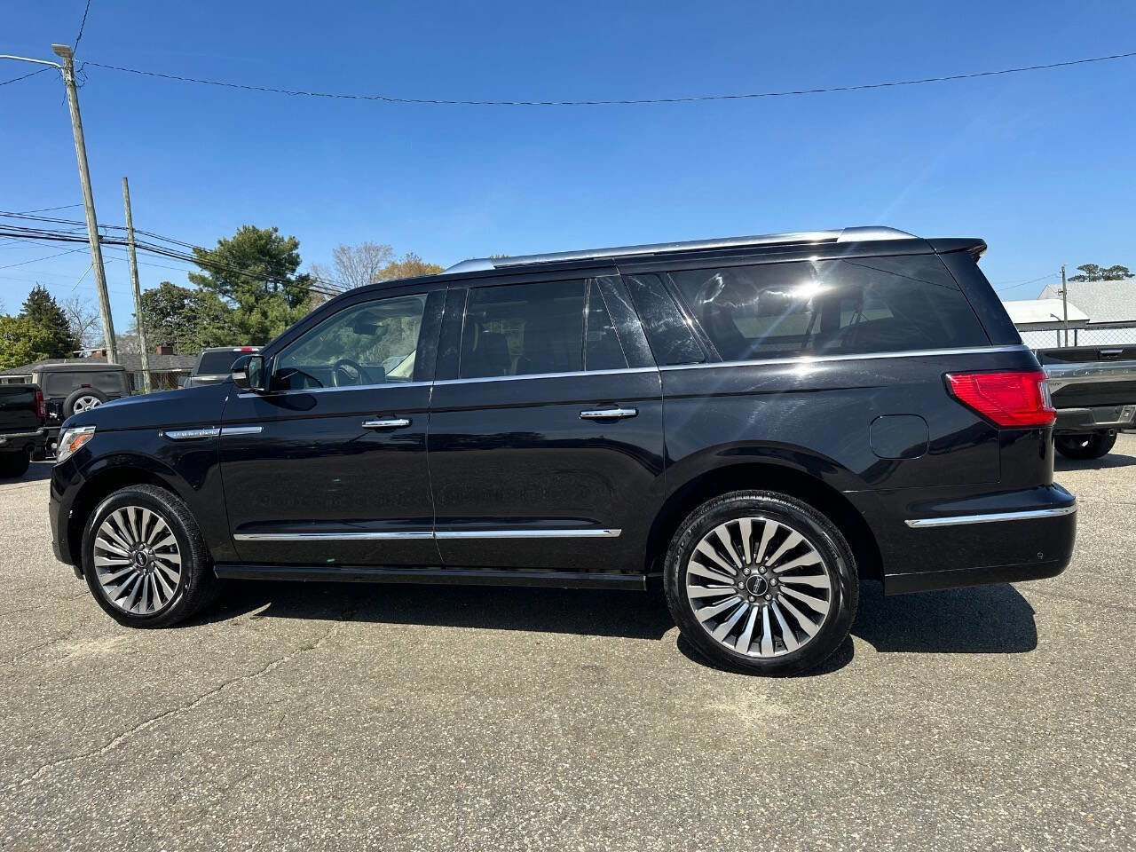 Used 2019 Lincoln Navigator L Reserve image 23
